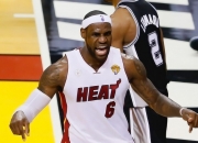 开云平台-太阳鏖战马刺，詹姆斯刷新纪录