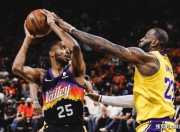 开云体育直播-美国男篮翻盘凯尔特人B队，巴恩斯完成帽子戏法的简单介绍