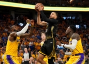 开云体育入口-关于加拿大男篮险胜勇士B队，卡鲁索绝境逆转的信息