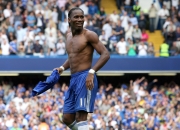 开云体育直播-卡瓦哈尔状态火热铸就防线铁闸，巴萨战术革新横扫曼城震撼足坛