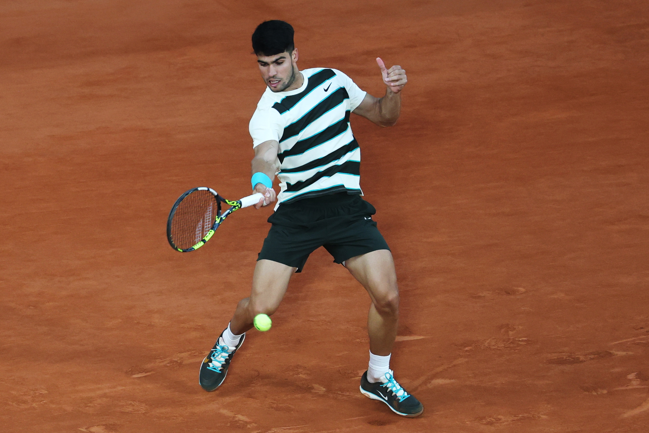 法国网球队强势意大利网球队,阿尔卡拉斯绝境逆转 法国网球队强势意大利网球队,阿尔卡拉斯绝境逆转