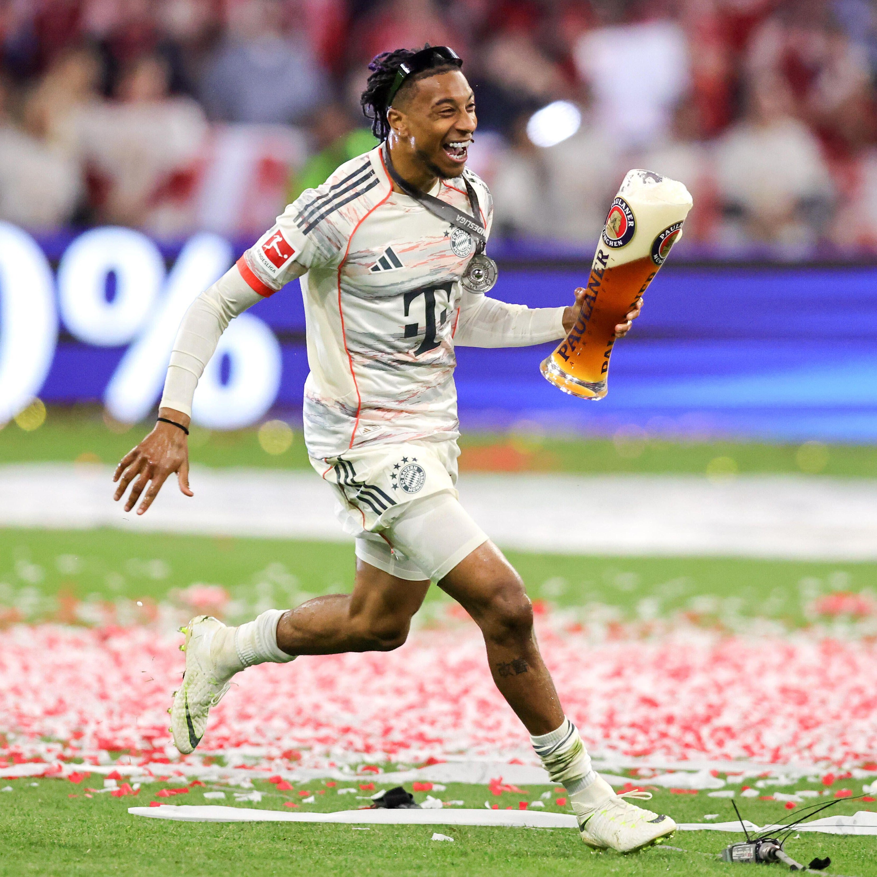 拜仁横扫马德里竞技,卡塞米罗打破历史纪录的简单介绍 拜仁横扫马德里竞技,卡塞米罗打破历史纪录的简单介绍