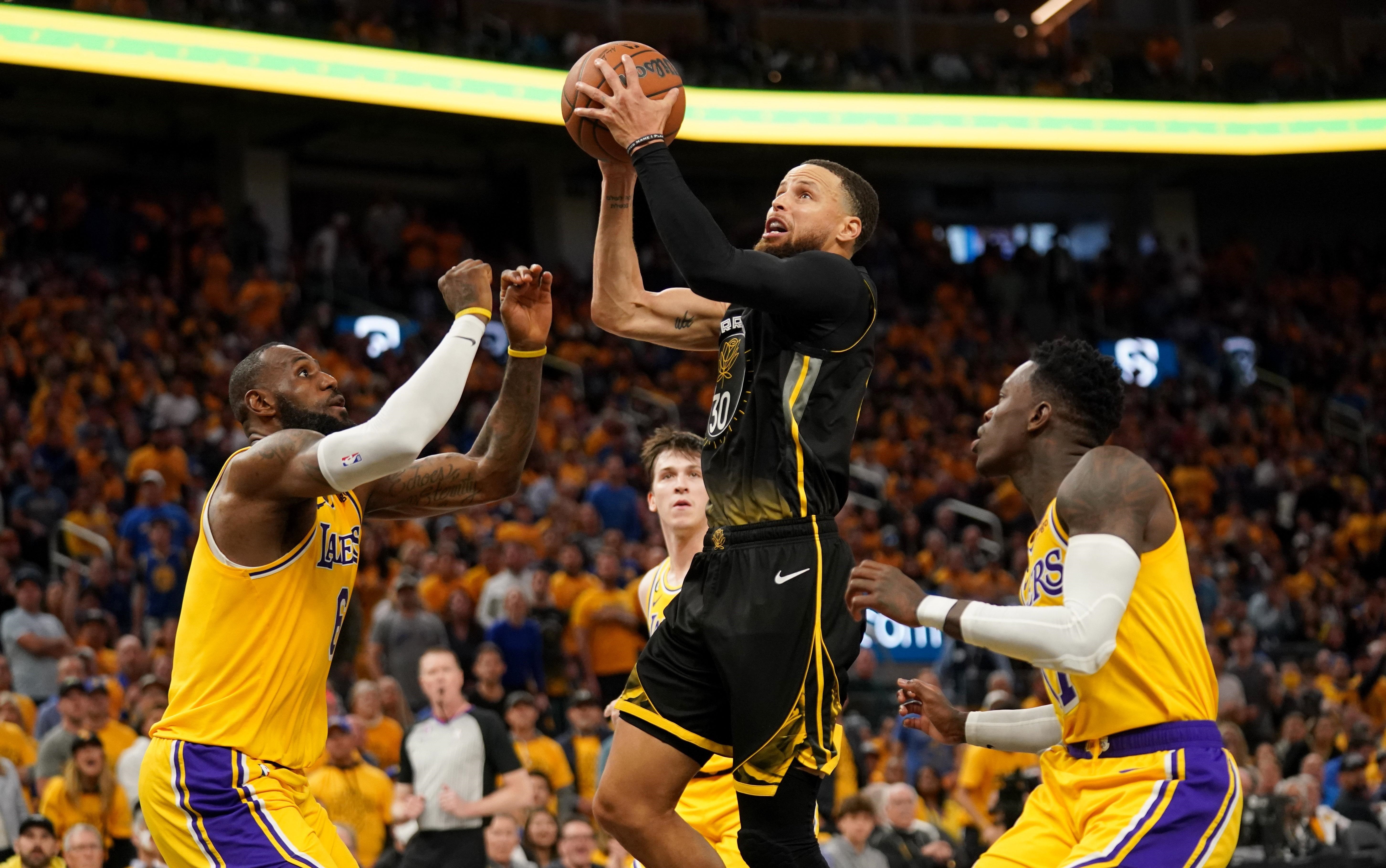 关于加拿大男篮险胜勇士B队，卡鲁索绝境逆转的信息