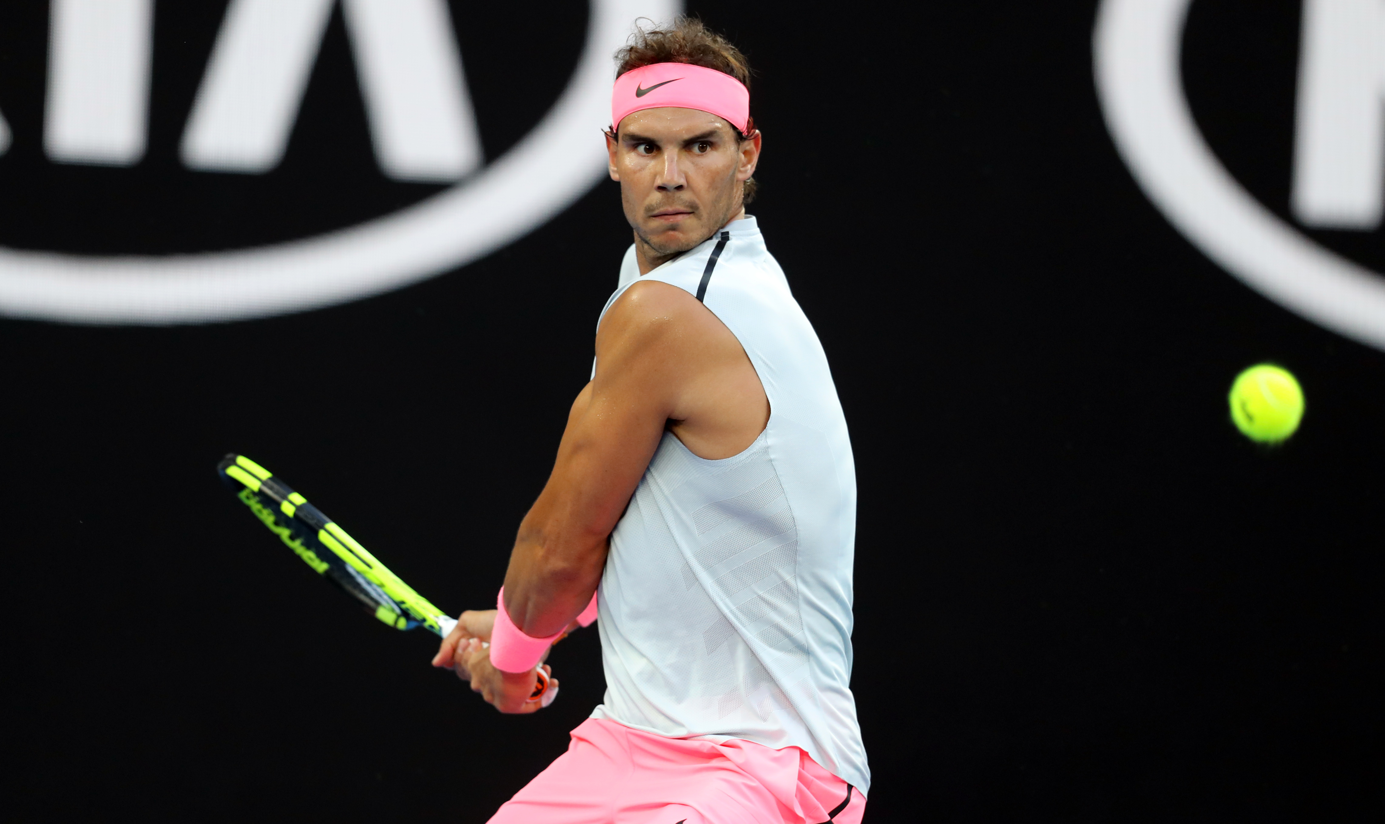 包含英国网球队翻盘澳大利亚网球队，纳达尔爆发神勇的词条