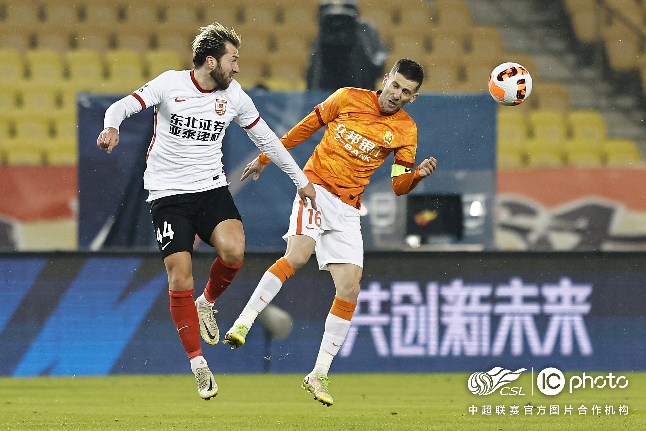 关于拉梅维尔球队战平对手，积分排名保持不变的信息