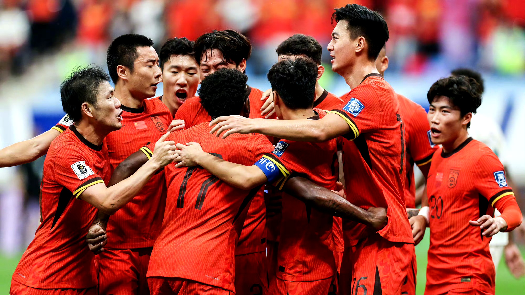 中国足球联赛连战连捷，球员表现抢眼