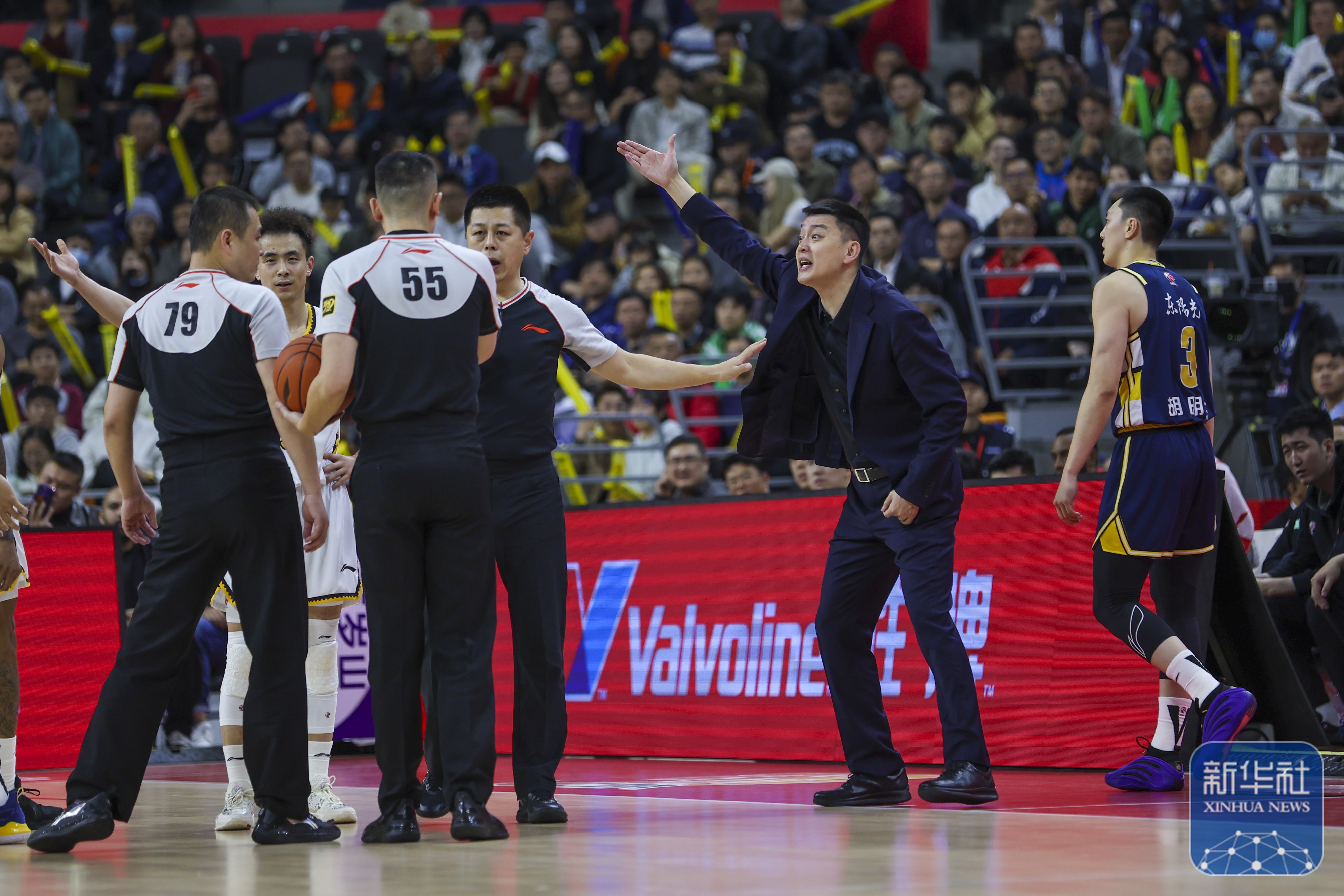 广东队主场迎战浙江队，角逐东部领袖