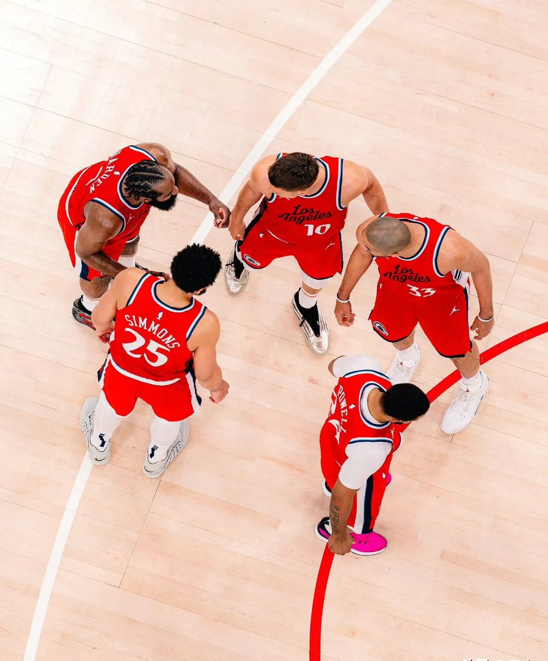 火箭队擒人，哈登连续两场三双