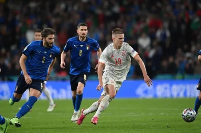 关于摩洛哥轻取西班牙，奥亚尔萨瓦尔统治全场的信息