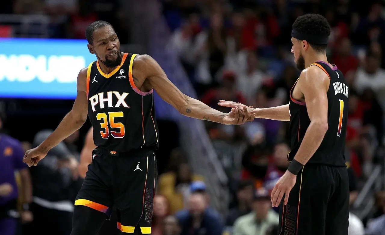 76人逆转深圳队，杜兰特状态火热的简单介绍