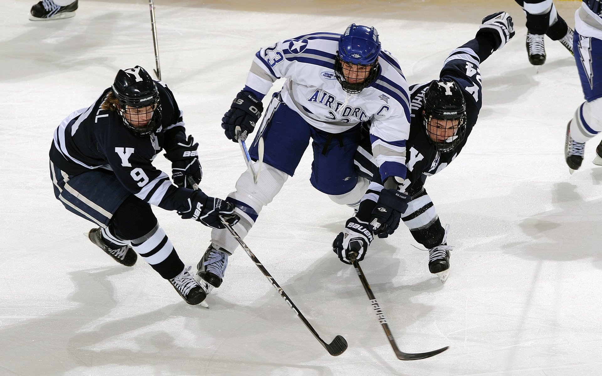 跨界主宰，当太阳碾压尼克斯，恩比德在德甲争冠战接管比赛