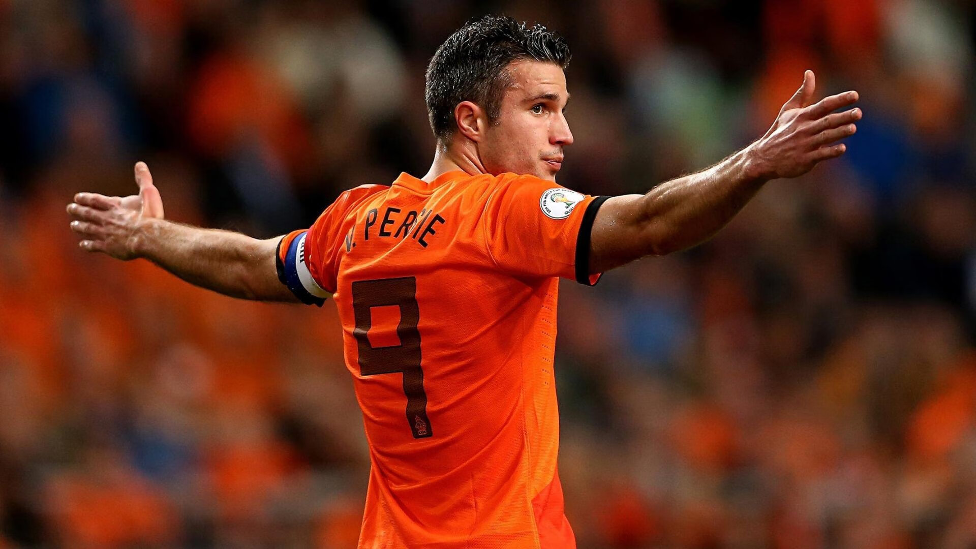 里昂防线上的荷兰铁闸，阿劳霍完美发挥诠释现代中卫的艺术