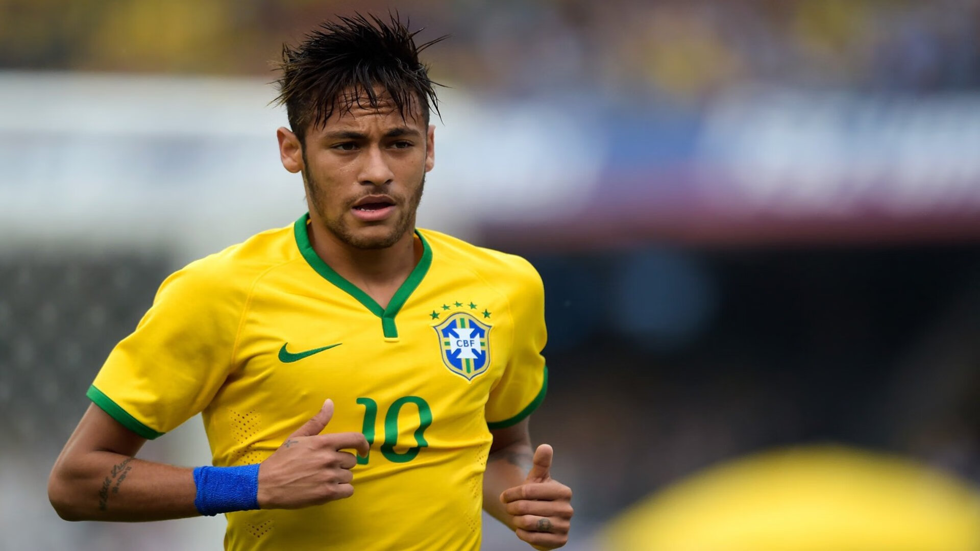 当战场与球场相遇，火力压制与接管时刻的双重叙事