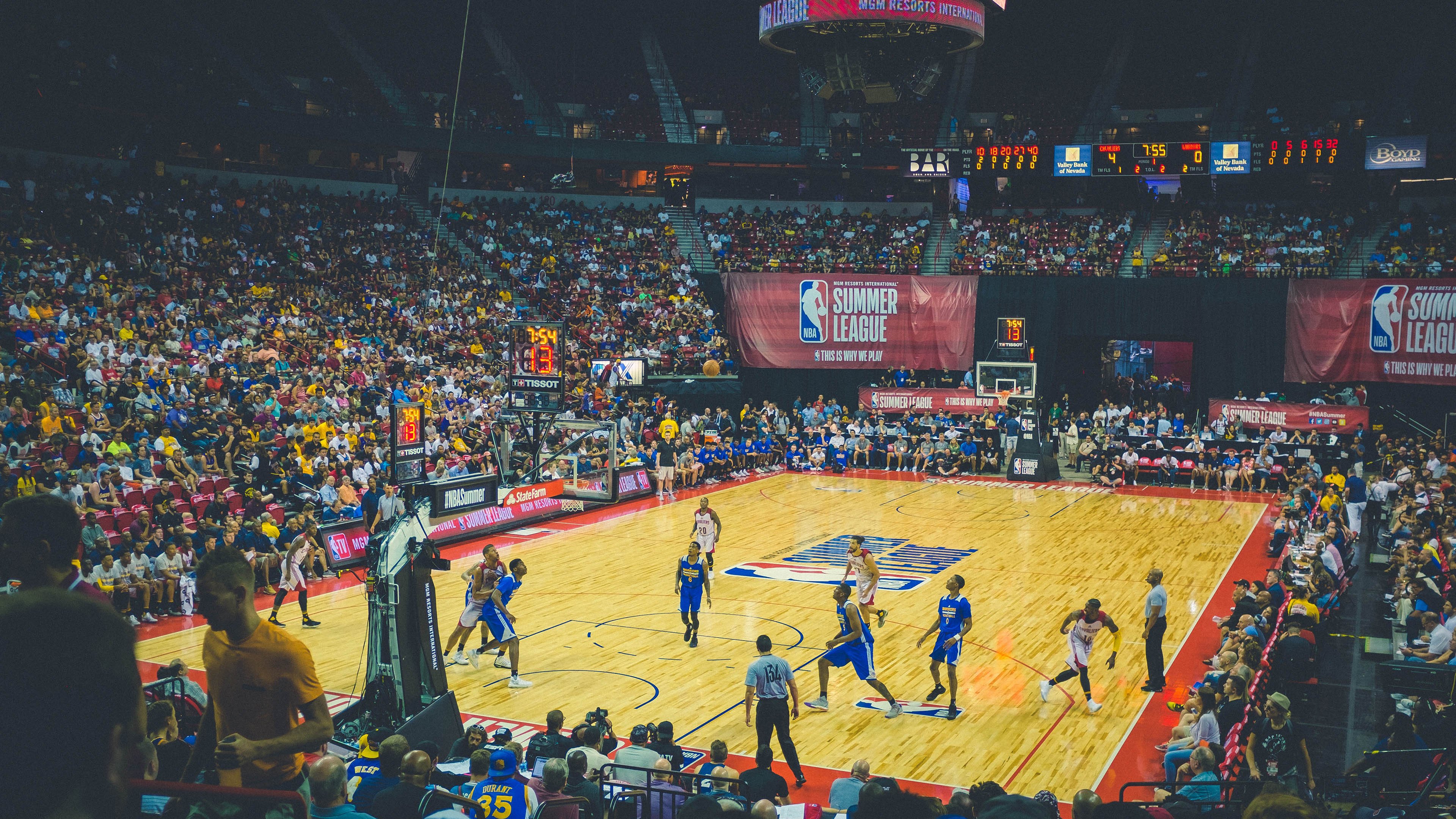 年终总决赛鏖战,蒂姆状态火热,剑指王座